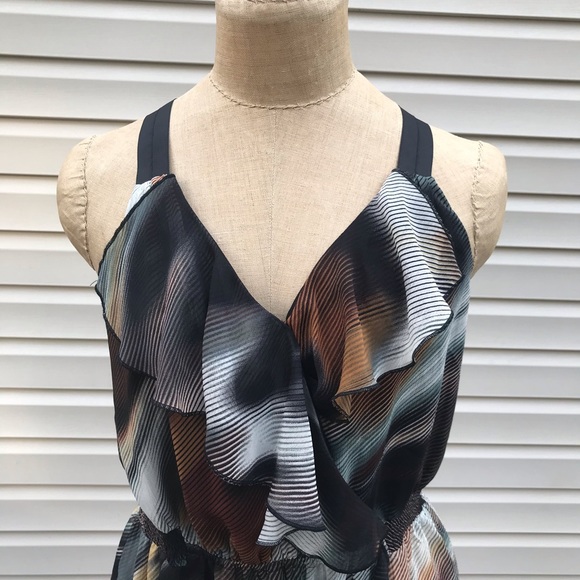 Lapis Ruffle V-Neck Ruffle Sleeveless Top Large - Picture 5 of 8